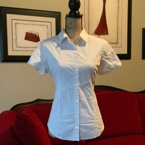 Stylish Le3no Button-Up Blouse!